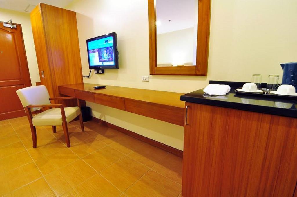 The Well Hotel Cebu Exterior photo