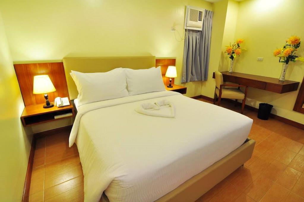 The Well Hotel Cebu Exterior photo