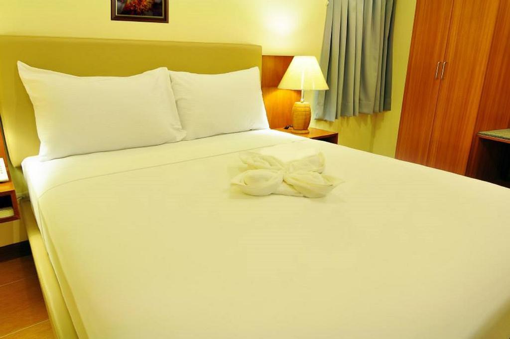The Well Hotel Cebu Room photo