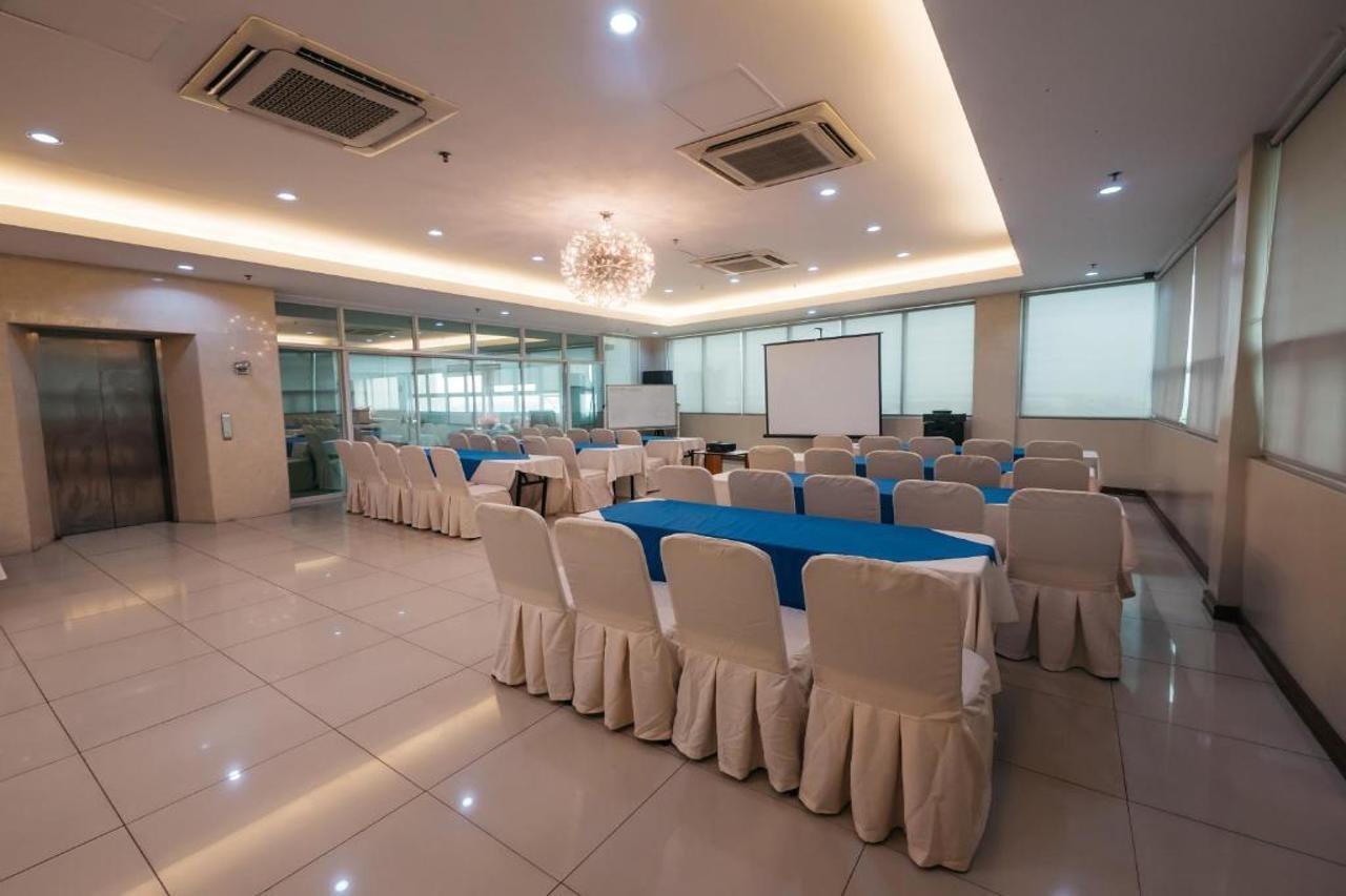 The Well Hotel Cebu Exterior photo