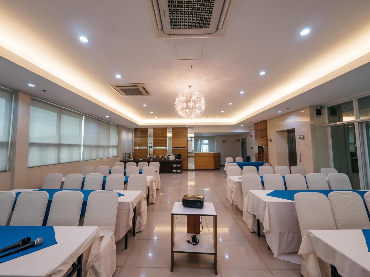 The Well Hotel Cebu Exterior photo